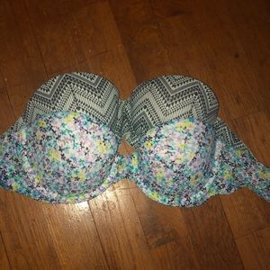 Victoria’s Secret strapless bras 34A